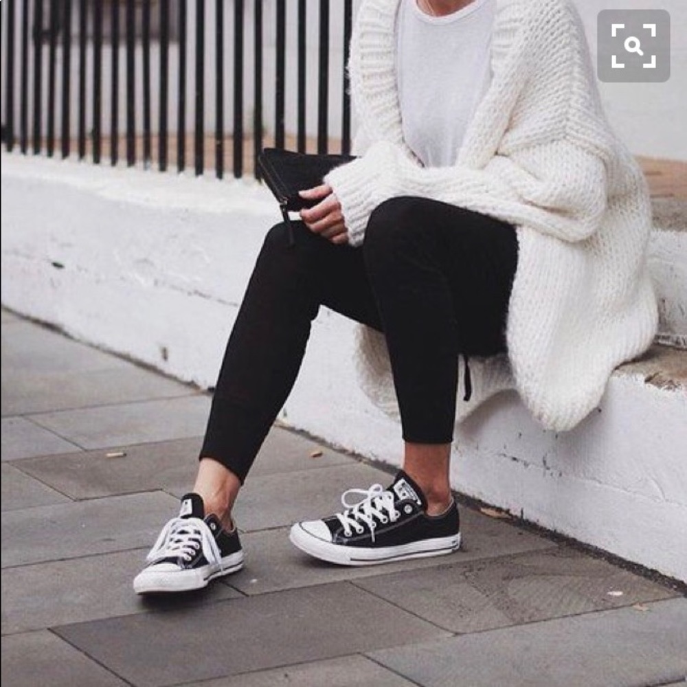 Black low top converse. Women’s size 9